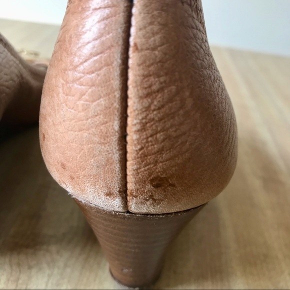 TORY BURCH Peep Toe Wedge Pump Sally 2 Leather Heels Tan Gold Shoes - Picture 13 of 14